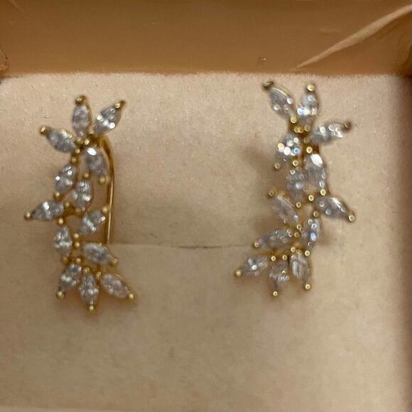 Beautiful Rhinestone Earrings - Picture 4 of 4